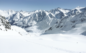 白雪皚皚的山頂 22 列表